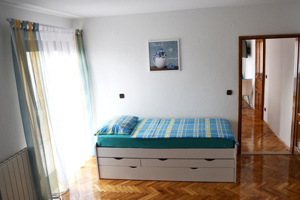 Apartments Mikulic Biograd Na Moru Exterior photo